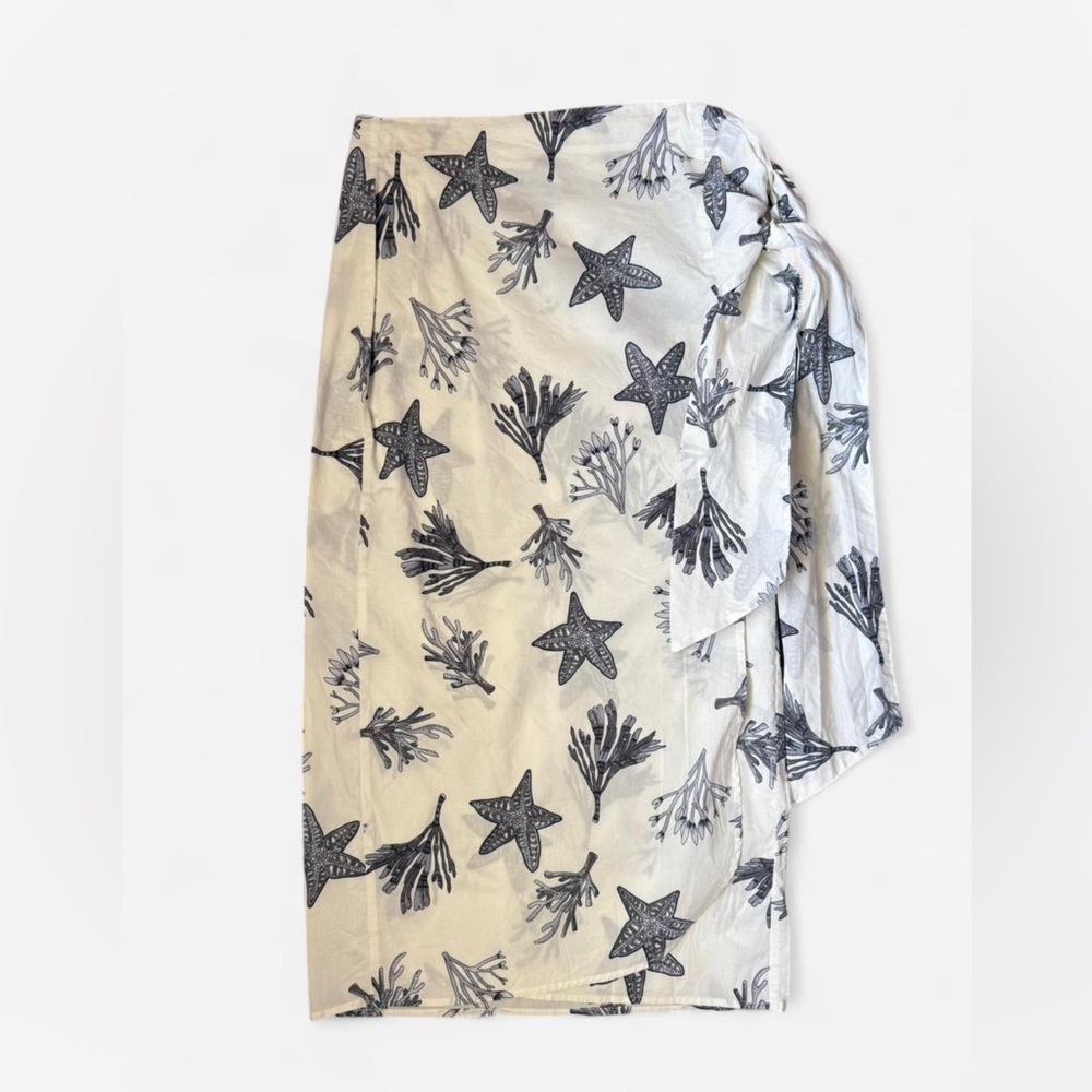 NEVER FULLY DRESSED Starfish Print Wrap Skirt / Sarong